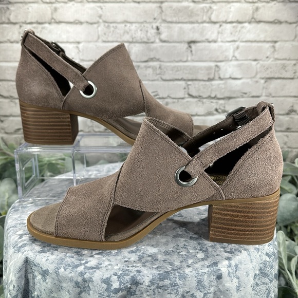 Koolaburra by UGG Kaiah Dark Tan Suede Open Toe Shooties Women’s 7.5M🌟NWOT🌟 - Picture 5 of 11